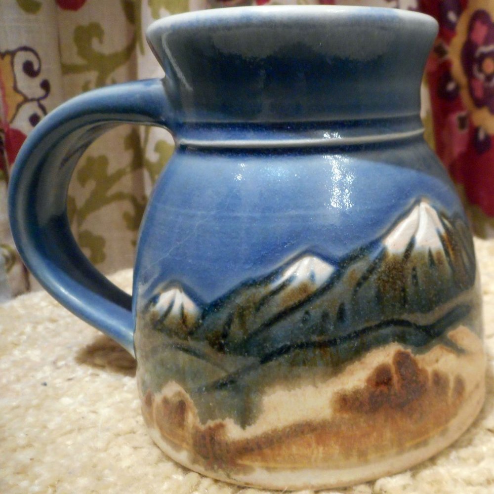 Ceramic MOUNTAIN Design Large Coffee Mug! Handpainted. 4" x 4"